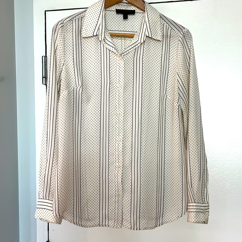 BANANA REPUBLIC Classic Fit Button Up. EUC. Sz S